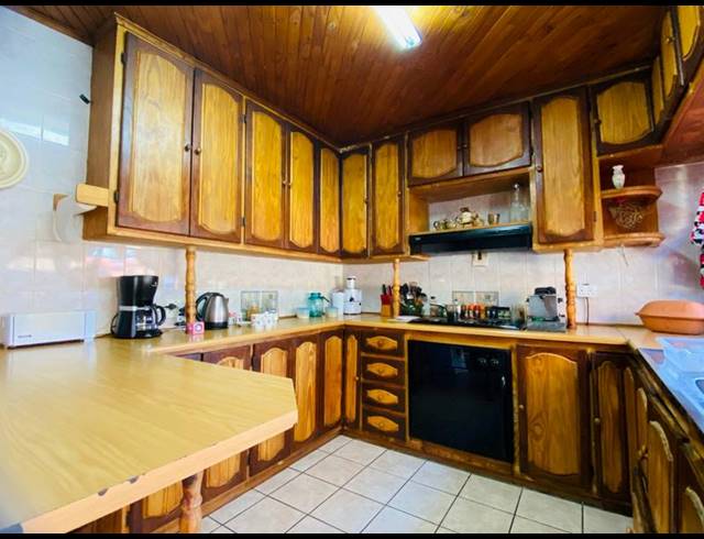 3 BEDROOM HOUSE FOR SALE IN ARCON PARK